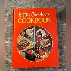 Betty Crocker Pie Cook Book 1971 Hardcover Vintage